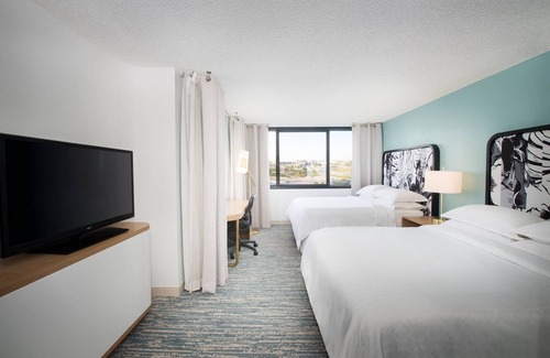 Seybold Hotel | 2 Units Perfect for Groups! With Free Breakfast, Outdoor Pool, Pet-friendly!