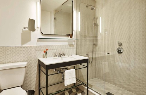 Hollywood Hotel | 2 Units Right Off Hollywood Walk of Fame | Outdoor Swimming Pool