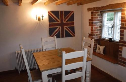 Highworth Casa | 2 Vicarage Lane