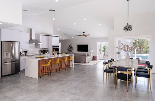 Naples Casa | 2 Villas, Pickleball/Basketball, Resort style heated pool/Hot tub, Naples escape