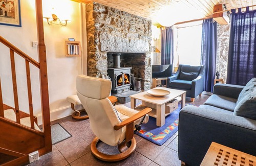 Manod Cabaña | 2 Waterloo Cottage, BLAENAU FFESTINIOG
