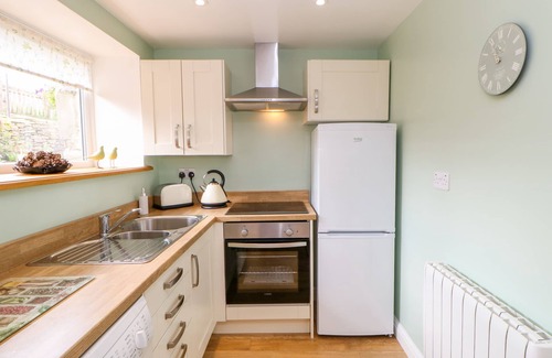 Eastgate Cabaña | 2 WEST HASWICKS, pet friendly, character holiday cottage in Westgate