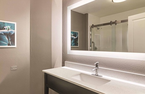 Orlando Hotel | 2 x 2 Double Beds at La Quinta Inn & Suites by Wyndham Orlando UCF