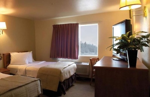 Kellogg Casa | 2 x Non-Smoking Queens Accommodations at FairBridge Inn & Suites Kellogg
