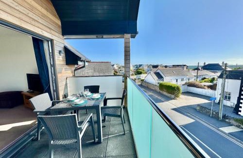 Trearddur Bay Apartamento | 2 Y Bae -Top Floor-2 Bed - Lift and Pet friendly