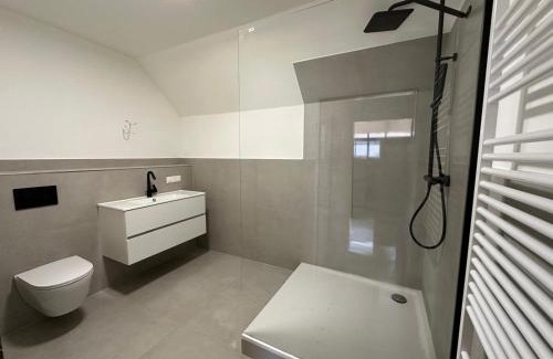 Pinneberg Apartamento | 2 Zi Wohnung, zentrale Lage mit Parkplatz, 15 min vom Hbf Hamburg