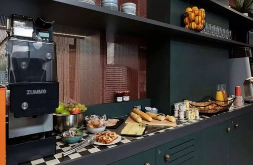 Suresnes Apartamento | 2 Rooms 4 People