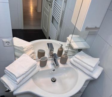 Sundheim Apartamento | 2-Zimmer Souterrain Wohnung
