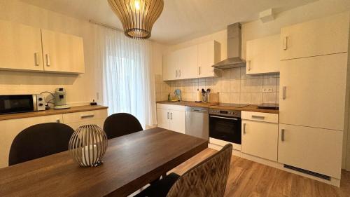 Muehlacker Apartamento | 2-Zimmer-Wohnung-Küche-Bad-Terrasse, Bahnhofsnähe