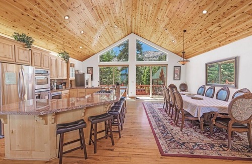 South Lake Tahoe Casa | #20-0594 - 7 bedroom Chiapa Estate W/Indoor Pool Movie Theater High Speed Wifi