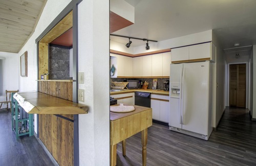 Grand Marais Casa | 20 3rd Ave., West and first Street.Great harbor view Right in the heart of town.
