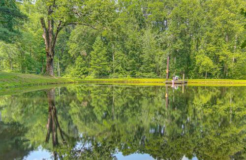 Skyland Casa | 20-Acre Cabin with Pond 5 Mi to Biltmore Estate!