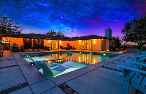 Joshua Tree Casa | 20 Acre Joshua Tree Pool/Spa Home Game Room/Bball Court