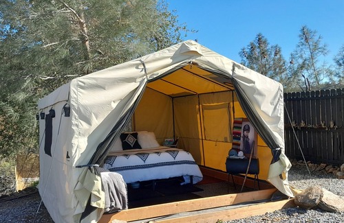 Mokelumne Hill Alquiler De RV | 20 acre luxury glamping grounds