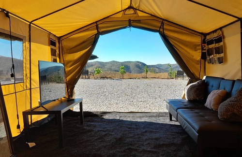 Mokelumne Hill Alquiler De RV | 20 acre luxury glamping grounds