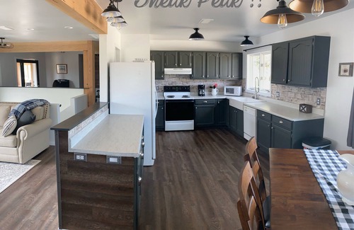 Carbon County Casa | 20+ Acres of Peace @ The Saratoga Hoemstead