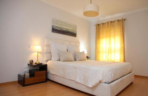 Sao Bartolomeu de Messines Apartamento | 20 da Vila - Apartment with Terrace