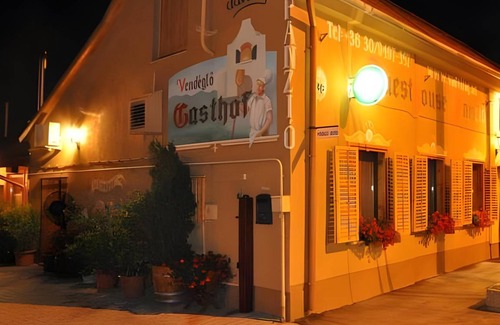 Tatabanya Cama Y Desayuno | 20 m² Bed & Breakfast ∙ 4 huéspedes
