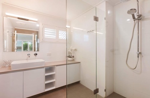 Dicky Beach Casa | 20 Mackay St Dicky Beach QLD
