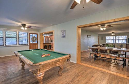 Earleton Casa | 20 Mi to UF Campus Santa Fe Lake Escape with Dock!