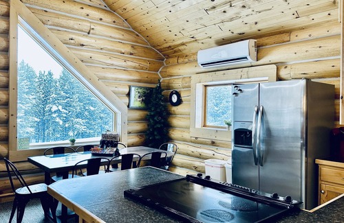 Island Park Casa | Bear Tracks Loft - ¡Tarifas de invierno con descuento! 20 minutos para YNP. Duerme 8