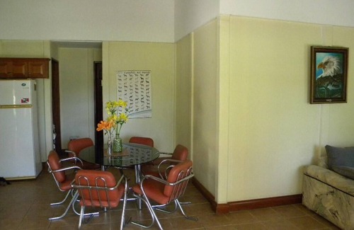 Jicaral Otro | 20 min from waterfall - remote cozy Costa Rican house surrounded by epic nature.
