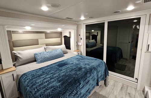 Southland Oaks Casa | 20 Min to Downtown Austin and COTA. New RV w/outdoor amenities seperate pricing