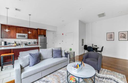Central Business District Apartamento | 20 MIN to Manhattan! 2BR Luxurious Comfy & Spotless