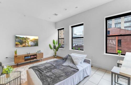 Central Business District Apartamento | 20 MIN to Manhattan! 2BR Luxurious Comfy & Spotless