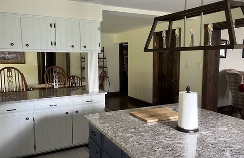 Tyrone Otro | 20 min to State College! 1860’s country home. Spacious/quiet/walking tr