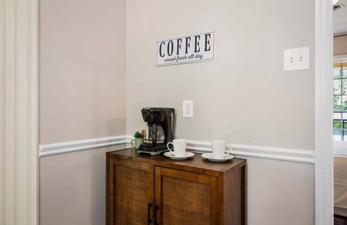 Mobile Casa | 20 Mins to Downtown! Relaxing Rambler