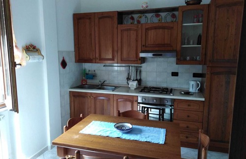 Ricco del Golfo Casa | A 20 minutos del apartamento familiar Cinque Terre con jardín y barbacoa.