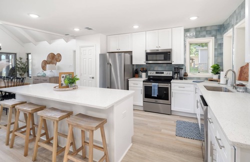 Graford Casa | 20 minutes from Rocker B! Luxury Waterfront PK Home on the Peninsula!