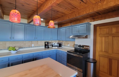 Dandridge Cabina | Limited Time 20% Off Book by 6/30 Peaceful Lakefront Mountain View Cabin