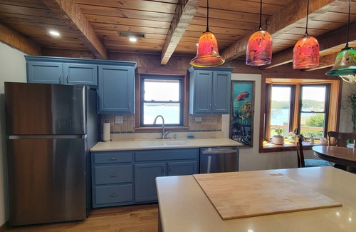 Dandridge Cabina | Limited Time 20% Off Book by 6/30 Peaceful Lakefront Mountain View Cabin