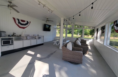 Dandridge Apartamento | 20% OFF Lakefront Tiny Home Dock, Hot Tub, Firepit