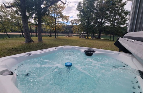 Dandridge Apartamento | 20% OFF Lakefront Tiny Home Dock, Hot Tub, Firepit