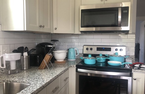 Norfolk Apartamento | *20% OFF Newly Remodeled #4* 5min walk to the Beach, Amazing Virginia Pro Host.
