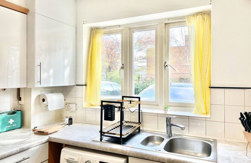 Evelyn Casa | 20% Off on Weekly Stays2 Bed House in 4 Clayton Drive Familybusinessleisure