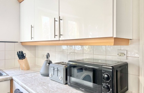 Evelyn Casa | 20% Off on Weekly Stays2 Bed House in 4 Clayton Drive Familybusinessleisure