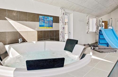 Olpenitz Casa | 20 person holiday home in Hasselberg