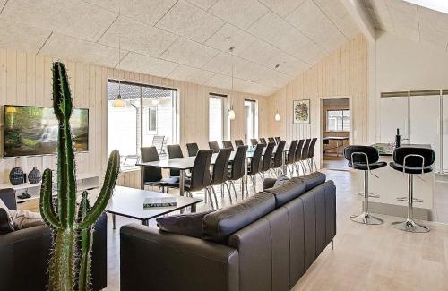 Olpenitz Casa | 20 person holiday home in Hasselberg