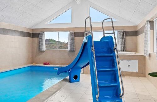 Olpenitz Casa | 20 person holiday home in Hasselberg