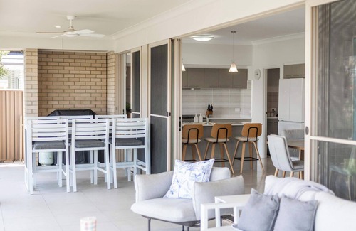 Yamba Casa | 20 Taine - Oceanstays - Jetty & Pet Friendly