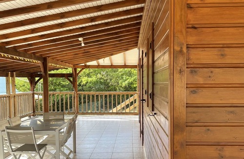 Marie-Galante Casa | 200 m from the beach traditional wooden house Pleasant house for four people