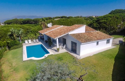 Elviria Villa | 200 m² Villa ∙ 4 habitaciones ∙ 10 huéspedes
