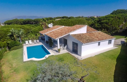 Elviria Villa | 200 m² Villa ∙ 4 habitaciones ∙ 10 huéspedes