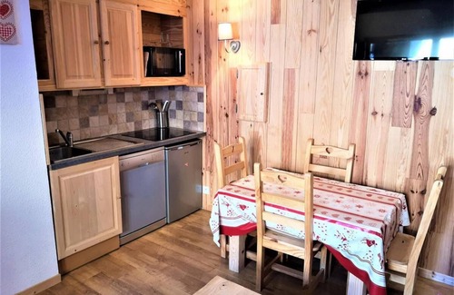 La Joue du Loup Apartamento | 200m from resort center, Ground floor, terrace, parking, tv, ski locker, 25m², La Joue du Loup