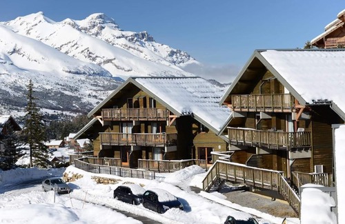 La Joue du Loup Apartamento | 200m from resort center, Ground floor, terrace, parking, tv, ski locker, 25m², La Joue du Loup