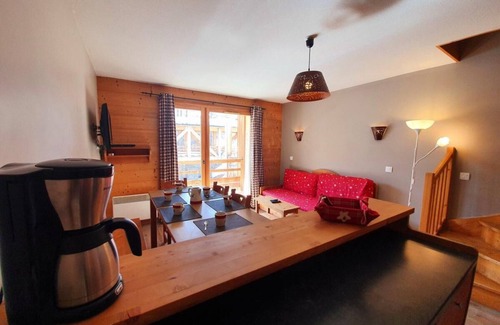 Les Claux Apartamento | 200m de los comercios, 4.o piso, piscina, balcón, parking, tv, local para esquís, 50m², Vars